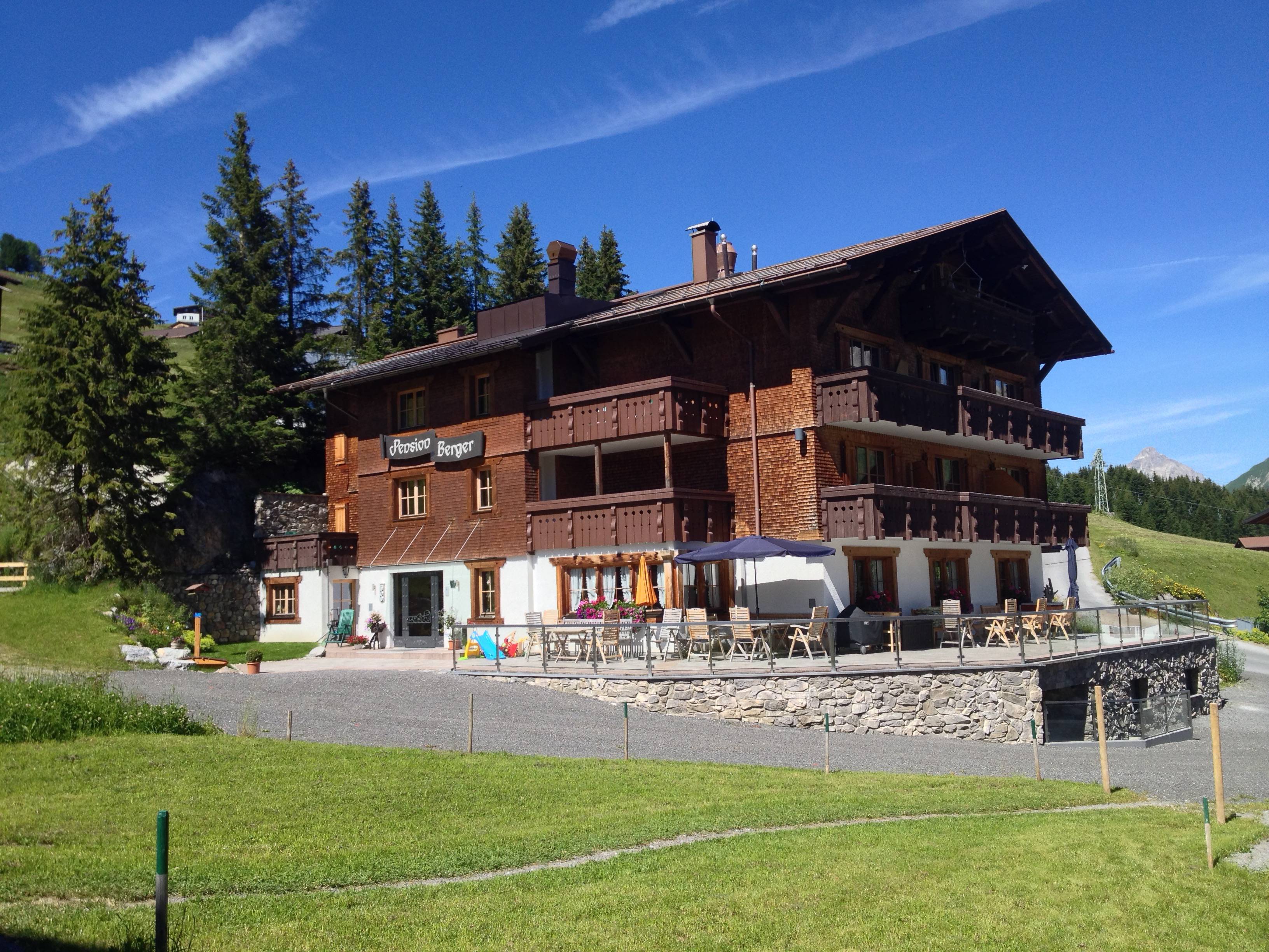Pension Berger in Oberlech im Sommer