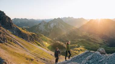 Wandern in den Bergen von Oberlech