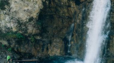 Wasserfall in den Bergen 