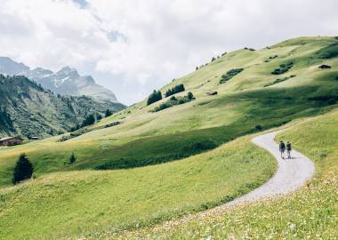 Wandern im Sommer in Oberlech